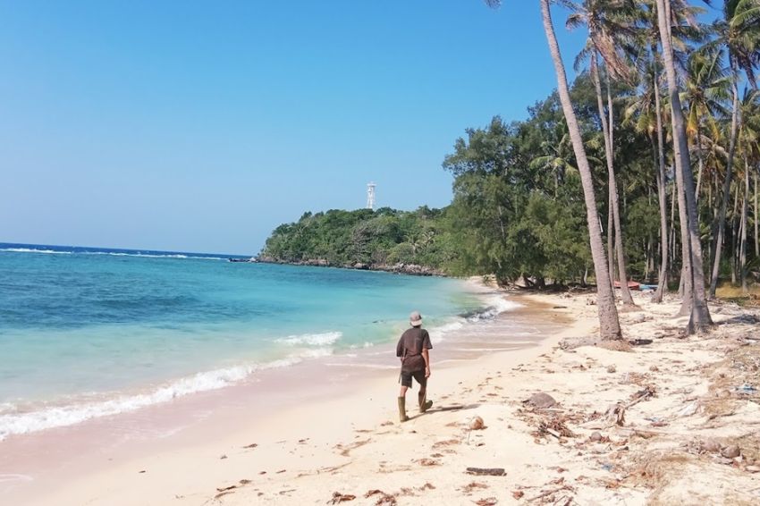 STATION NEWS 5 Pantai Terindah di Karimunjawa, Nomor 3 Destinasi Ideal untuk Snorkeling