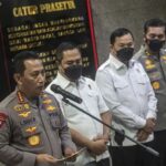 RADIO NEWS 9 Komjen Polisi Bertugas di Dalam Institusi Polri, 2 di Antaranya Menempati Jabatan Baru