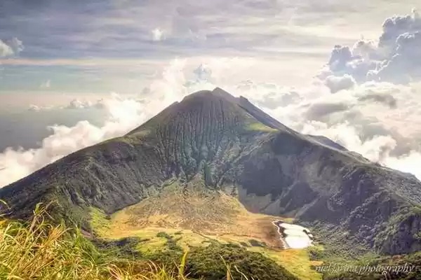 RADIO NEWS Ahli Seismologi Memprediksi Gunung Berapi Kanlaon Akan Meletus Dahsyat