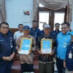 RADIO NEWS Aksi Heroik Mbah Jamin dan Sarmo Selamatkan Kereta dari Rel Putus di Blora, Diganjar Penghargaan