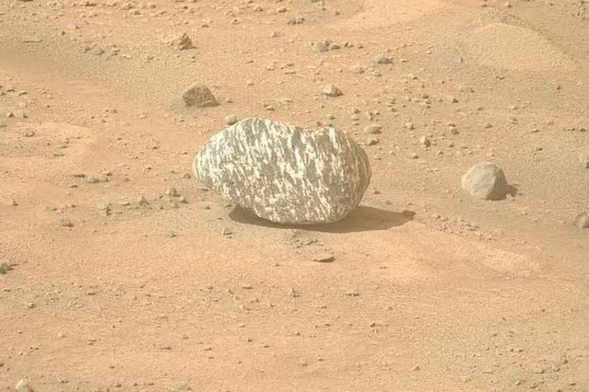 RADIO STATION Batu Zebra Misterius Ditemukan di Planet Mars