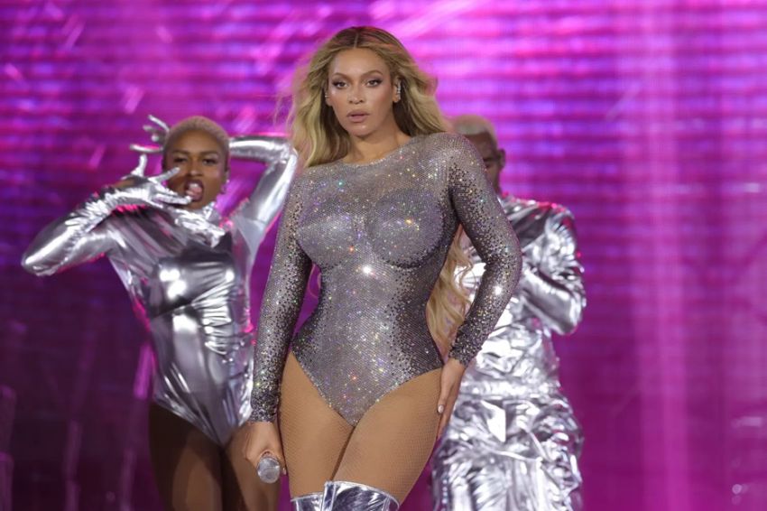 RADIO NEWS Beyonce Sering Kirim Bunga ke Banyak Artis, Diduga Ancaman Terselubung Kasus P Diddy