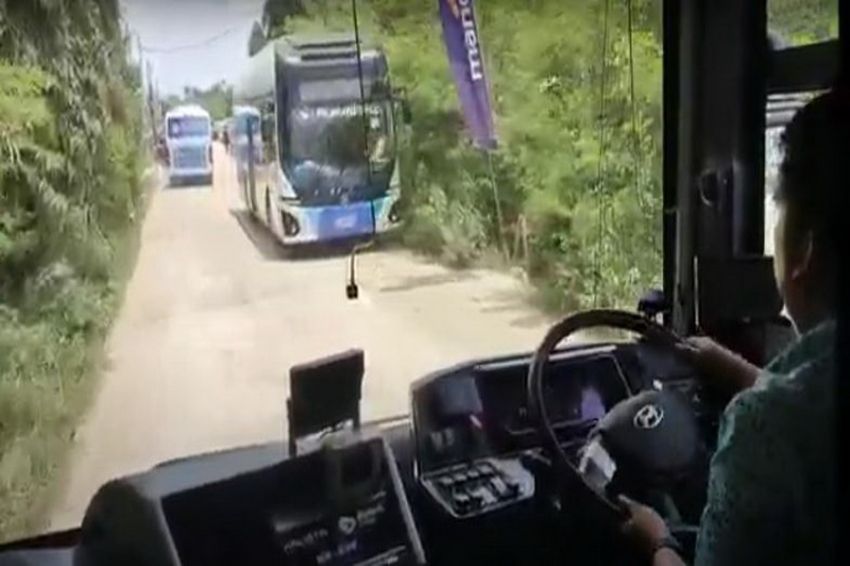 STATION NEWS Bus Listrik Ukuran Medium dan Besar Layani Pengunjung IKN