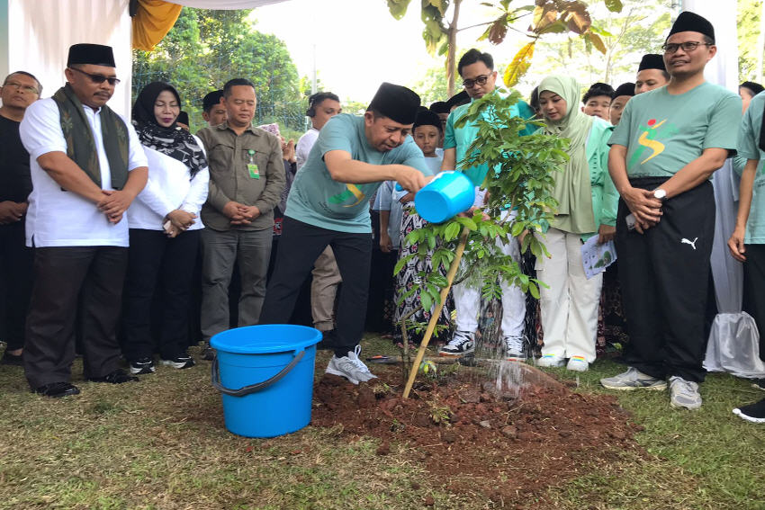 Hari Santri 2024, Gerakan Penanaman Pohon Digalakkan untuk 41.000 Pesantren