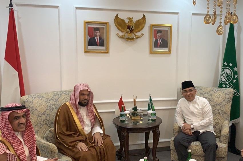 STATION NEWS Imam Masjid Nabawi Kunjungi Kantor PBNU, Disambut Gus Yahya