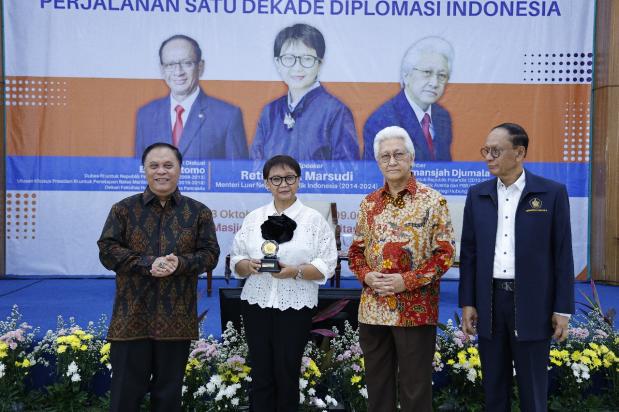 Internalisasikan Nilai Pancasila dalam Diplomasi melalui Pendidikan