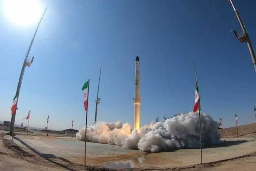 RADIO STATION Iran Luncurkan Satelit Penyelidik Chamran 1 ke Antariksa