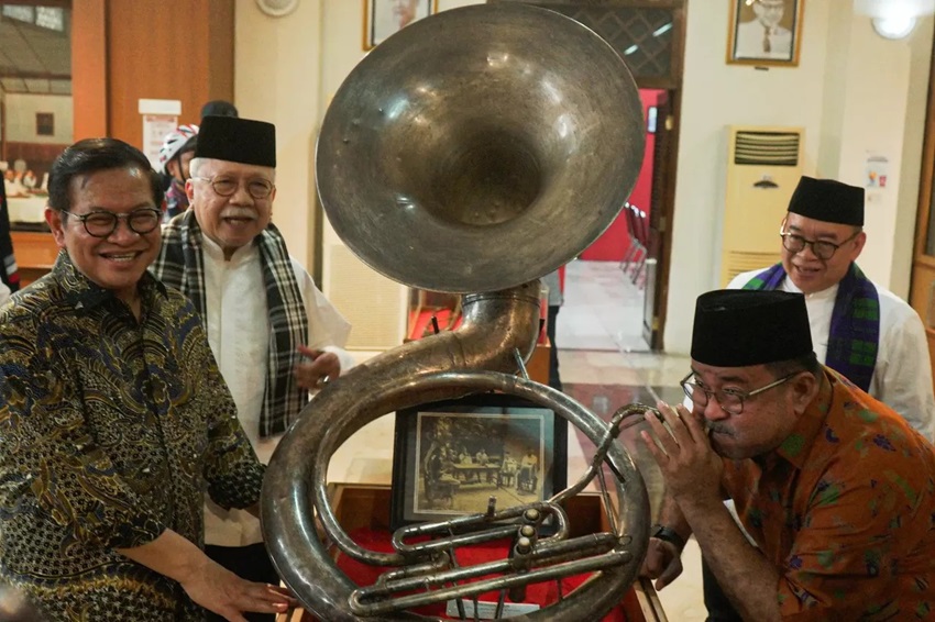 RADIO NEWS Jelang Debat Perdana, Pramono Minta Restu Warga Kediri, Rano Karno Main Sama Cucu