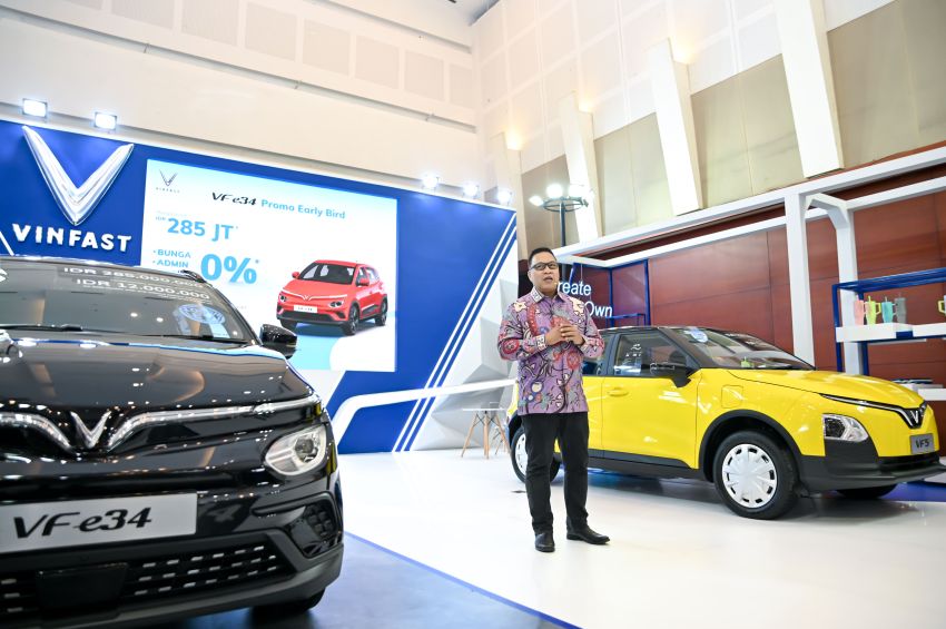 RADIO NEWS Konsumen Enggan Beli Mobil Listrik Karena Harga Seken Jatuh, Vinfast Lakukan Strategi Ini