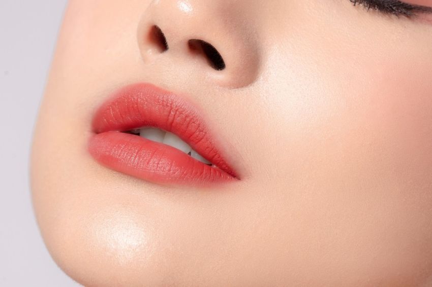 Lipstik atau Lip Cream? Cari Tau Bedanya Yuk!