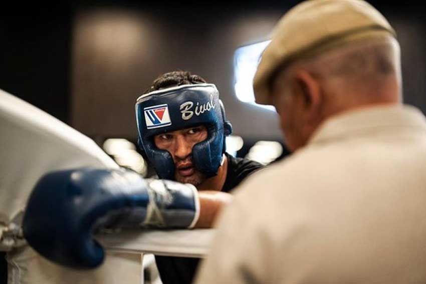 RADIO NEWS Masa Kecil Dmitry Bivol, Bertinju dengan Sepatu Balet dan Bertarung di Jalanan