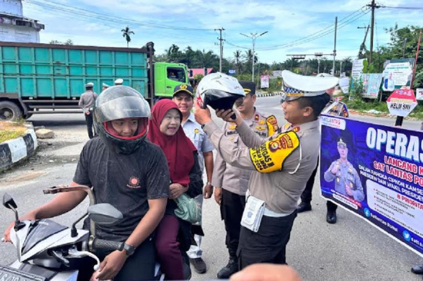 RADIO NEWS Operasi Zebra, Polisi Sasar Pengendara di Bawah Umur dan Pakai HP saat Berkendara