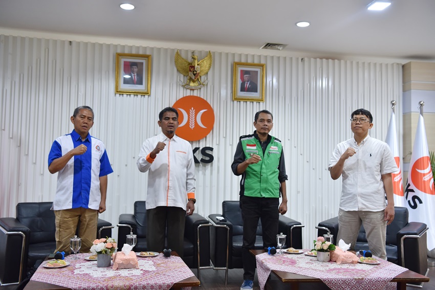 RADIO NEWS PKS: Suswono dan Ahmad Syaikhu Harapan Baru bagi Buruh di Jakarta dan Jawa Barat