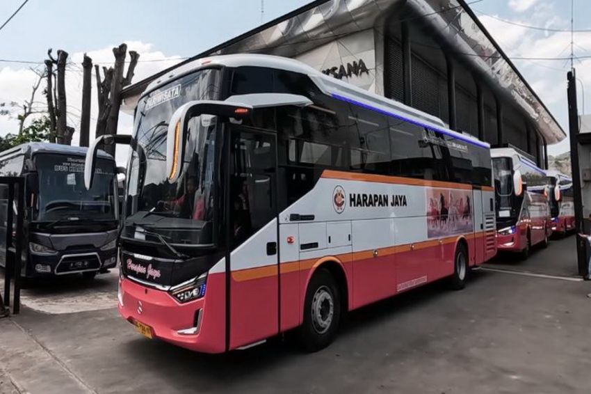 RADIO NEWS PO Harapan Jaya Luncurkan 11 Bus Baru Garapan Karoseri Laksana