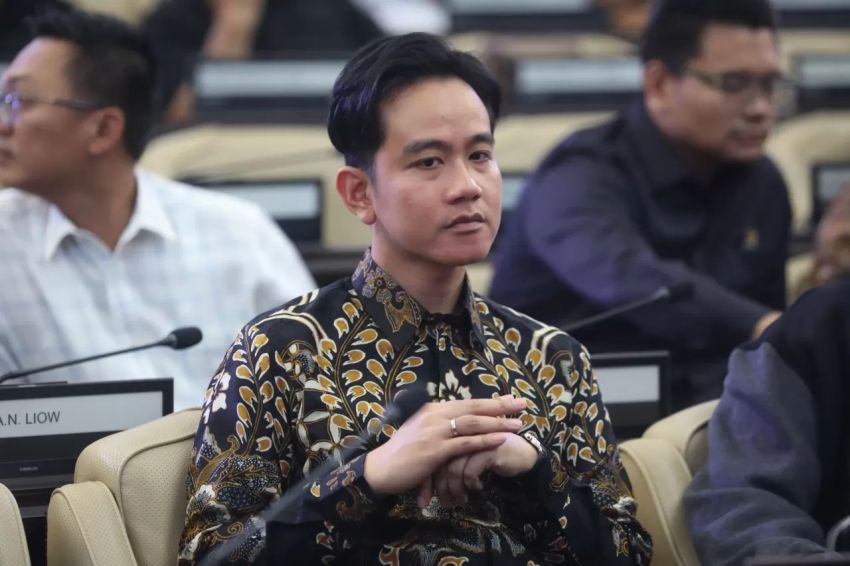 RADIO NEWS Profil Gibran Rakabuming Raka, Putra Jokowi yang Akan Dilantik Menjadi Wapres