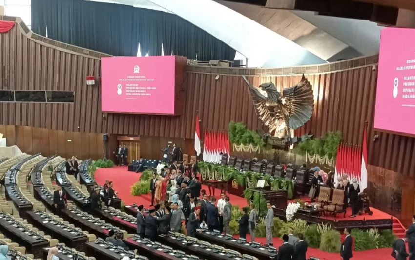 RADIO STATION Sejarah Tanggal 20 Oktober Jadi Hari Pelantikan Presiden Indonesia