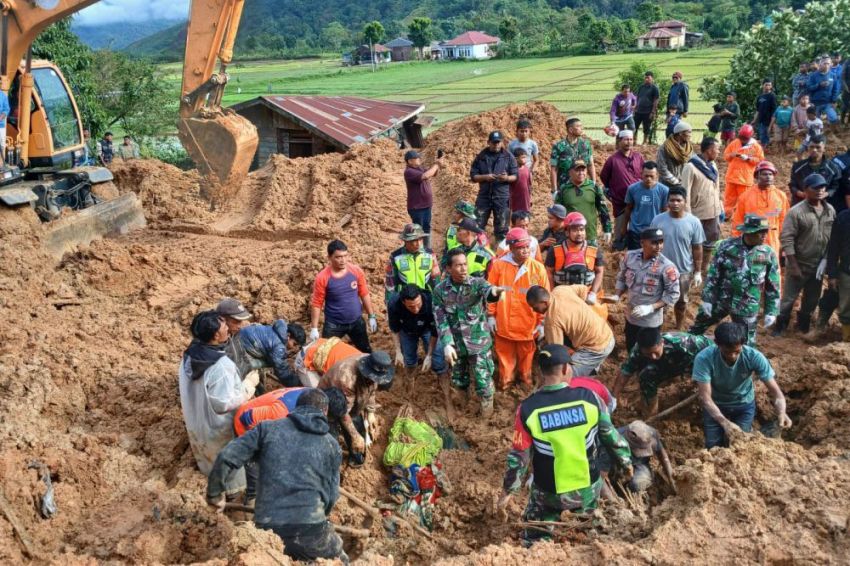 RADIO STATION Sekeluarga Tewas Tertimbun Longsor di Aceh Tengah, Ini Daftar Nama Korban