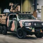 RADIO NEWS Siap Tempur, Toyota Hilux Disulap Menjadi Truk Militer 6×6