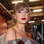 RADIO STATION Taylor Swift Jadi Musisi Wanita Terkaya di Dunia, Kalahkan Rihanna