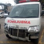 Ugal-ugalan Tabrak Warga, Sopir Ambulans di Jambi Dikeroyok