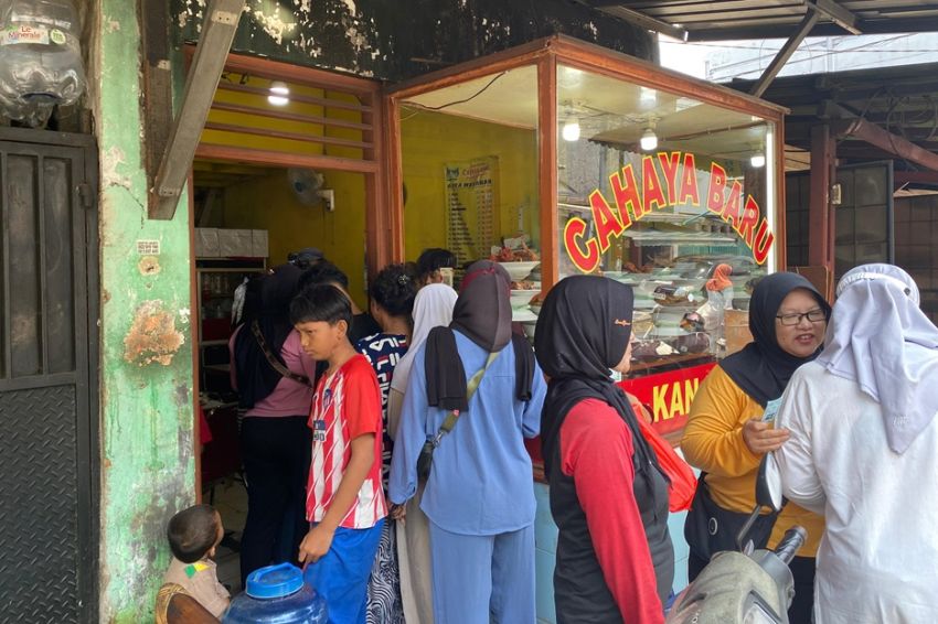 STATION NEWS Warga Kemayoran Antusias Ikut Jumat Berkah, Harapkan Kehadiran Ridwan Kamil