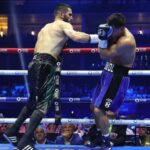 2 Penyebab Duel Ulang Artur Beterbiev vs Dmitry Bivol Bisa Mundur Setahun