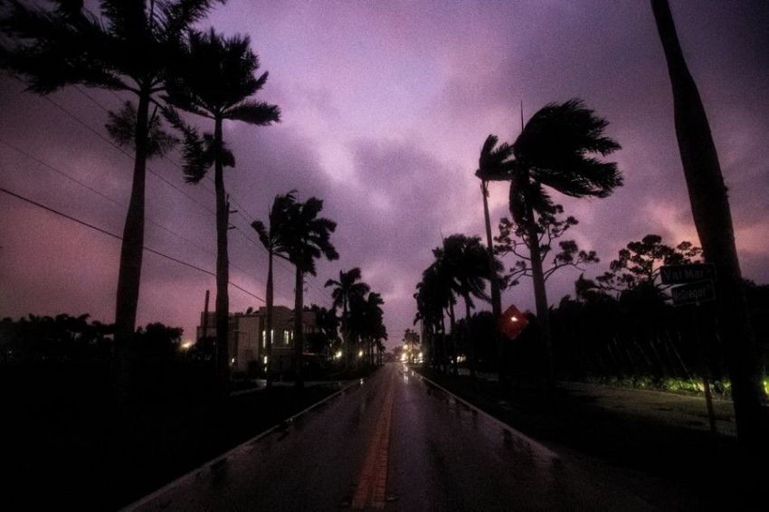 Aneh! Langit Amerika Mendadak Berwarna Ungu, Pertanda Kiamat?