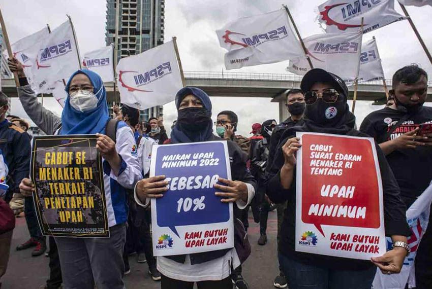 Buruh Tuntut UMP 2025 Naik 8-10%, Begini Respons Pengusaha