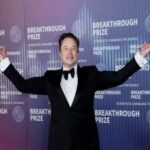 Elon Musk Bakal Jadi Triliuner Pertama di Dunia