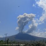 Gunung Lewotobi Laki-laki Meletus, Luncurkan Abu Vulkanik 1.000 Meter