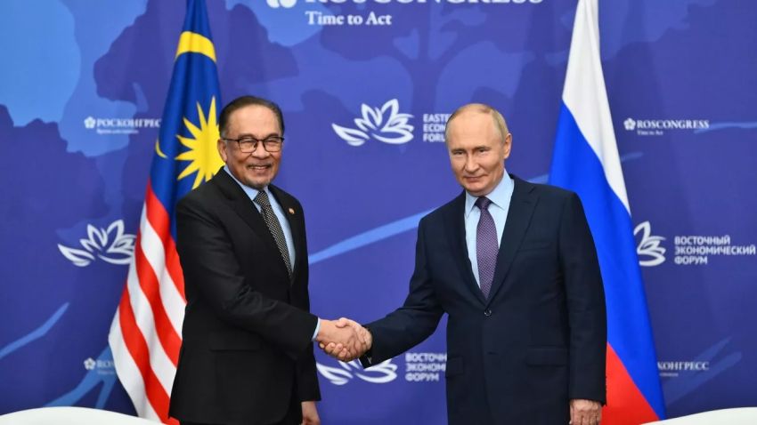 Malaysia Undang Putin Berkunjung, Siap Pastikan Dia Tinggal di Malaysia