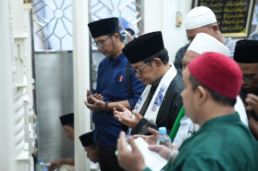 Pramono Anung Ziarah ke Makam Habib Luar Batang, Ingin Perkuat Wisata Religi