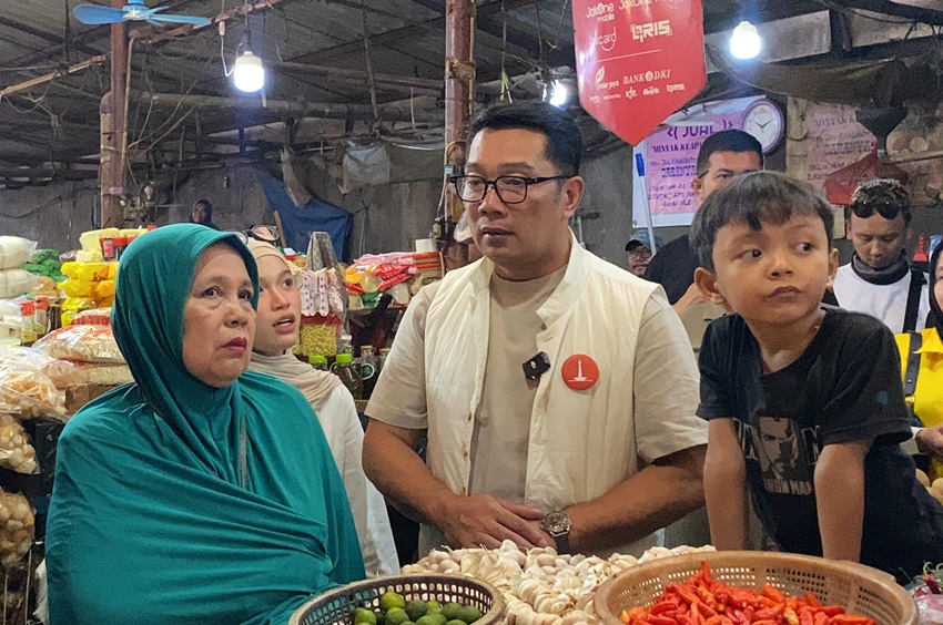 Ridwan Kamil Bakal Kombinasikan Pedagang Pasar Tradisional dengan Promosi Online