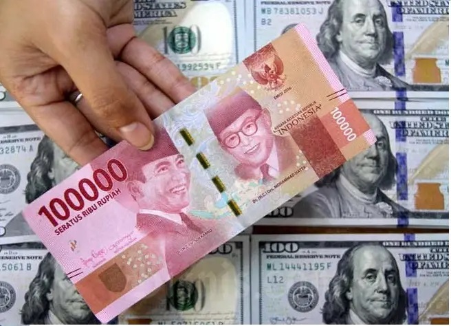 Rupiah Tersungkur 5 Hari Beruntun, Nyaris Tembus Rp15.500 per USD