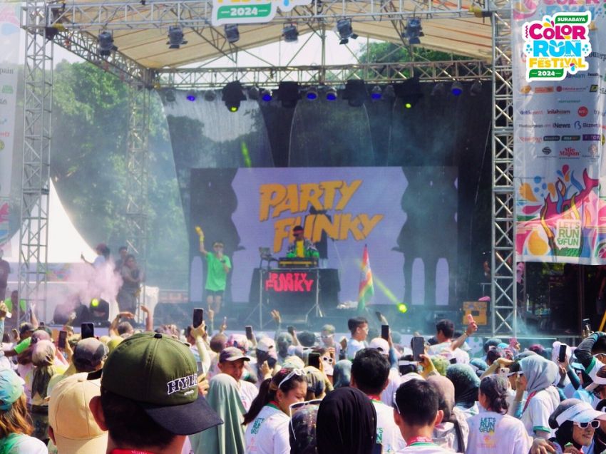 Surabaya Color Run Festival 2024: Ditaburi Warna, Dipenuhi Semangat!