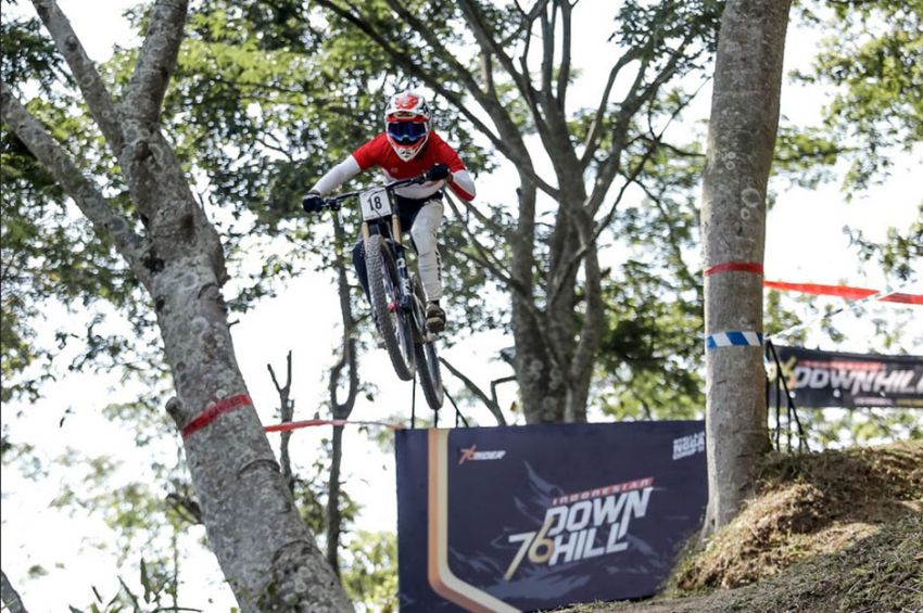 Trek Ekstrem Klemuk Bike Park Uji Nyali Para Downhiller di Seri Final Indonesian Downhill 2024