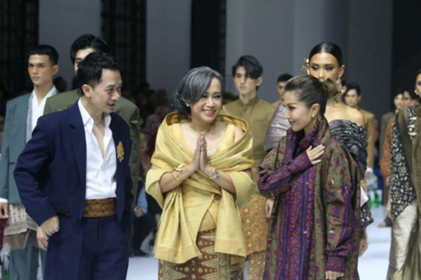 Usung Budaya Tradisional dan Modern dalam Desain, Songket Palembang Hadir di Jakarta Fashion Week 2025