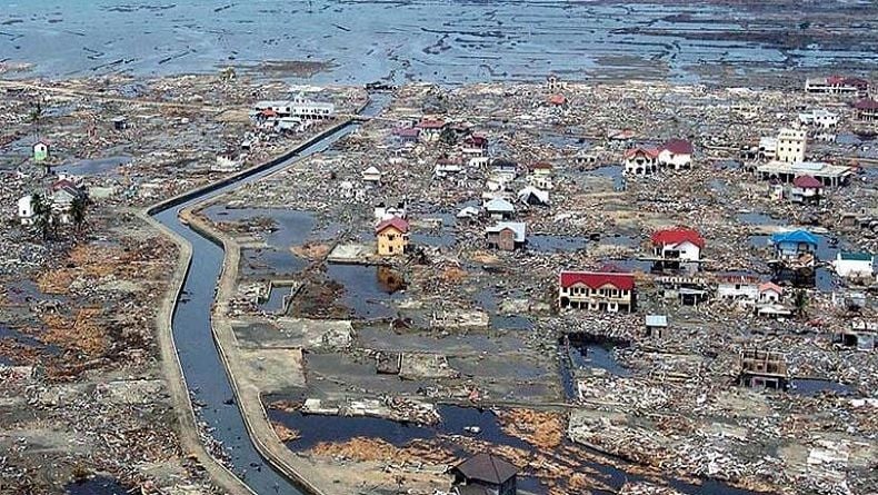 10 Tsunami Terbesar Setinggi Puluhan Meter yang Pernah Terjadi