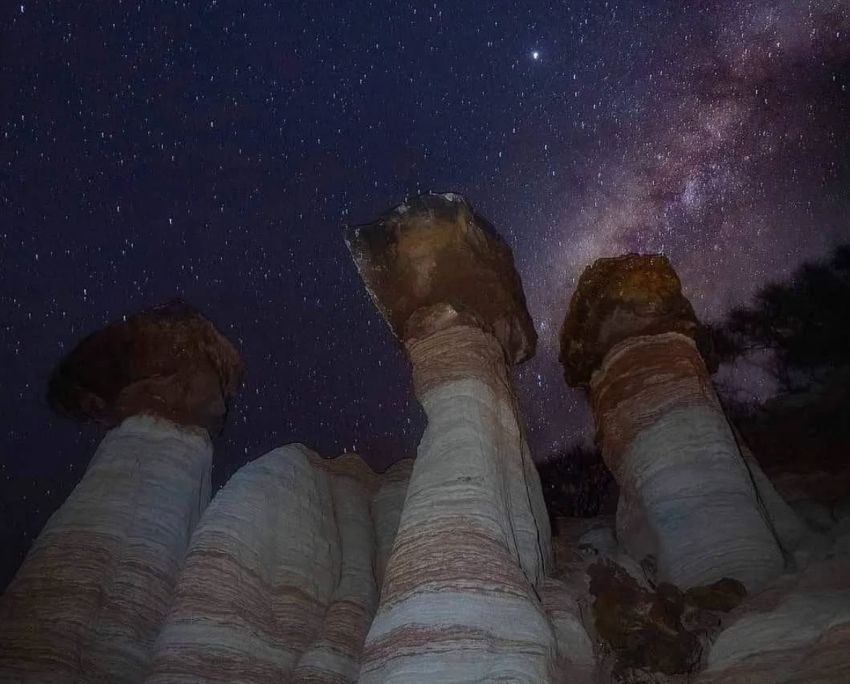 5 Potret Gunung Pelangi di Indonesia yang Punya Pemandangan Indah