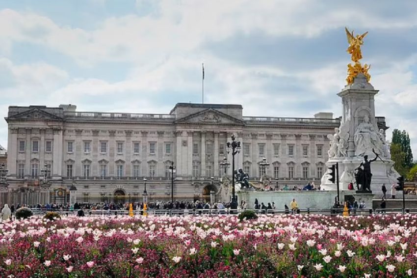 7 Pria yang Berhasil Masuk Istana Buckingham bak Drama Film, Salah Satunya Curi Celana Dalam Ratu