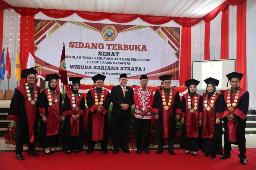 Bupati Kotabaru Sayed Jafar Hadiri Wisuda STKIP ke-XIII