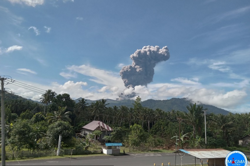 Gunung Dukono Erupsi Pagi Ini, Semburan Abu Vulkanik Setinggi 1,8 Kilometer