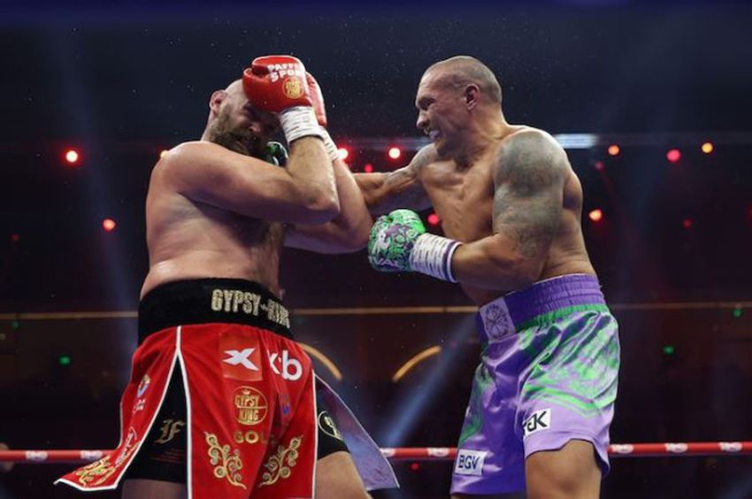 Haruskah Oleksandr Usyk Atau Tyson Fury Gantung Sarung Tinju Sekarang?