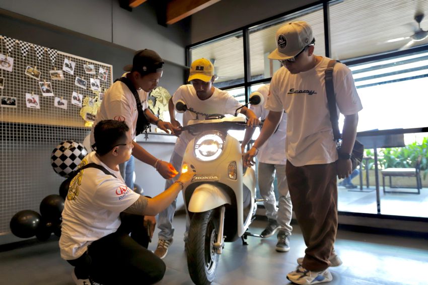 Honda Scoopy Glowing Up Laris Manis, cuma Kalah dari BeAT dan Vario