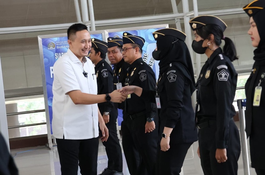 Imigrasi Surabaya Siagakan 100 Petugas di Bandara Juanda Sambut Nataru