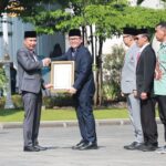 Kabupaten Bandung Barat Raih UHC Award 2024 pada Peringatan Hari Kesehatan Nasional ke-60