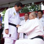 Karate-do Tako Indonesia Sematkan Ban Hitam ke Pramono