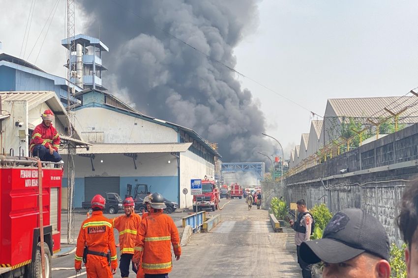 Kebakaran Pabrik Minyak di Bekasi, 7 Tewas, 4 Terluka