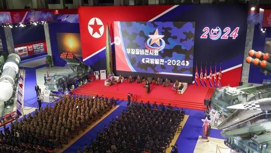 Kim Jong-un Peringatkan Semenanjung Korea Hadapi Kehancuran Nuklir