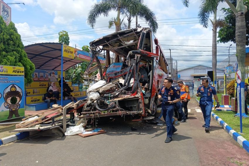 Mayoritas 8 Korban Kecelakaan Bus Pariwisata di Tol Malang Patah Tulang